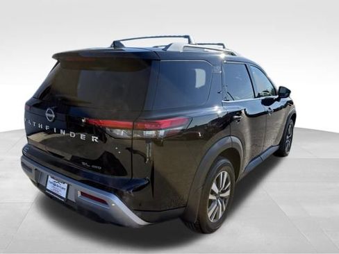 Used 2022 Nissan Pathfinder SL image 5