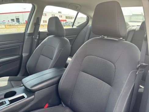 Used 2025 Nissan Altima 2.5 SV FWD image 34