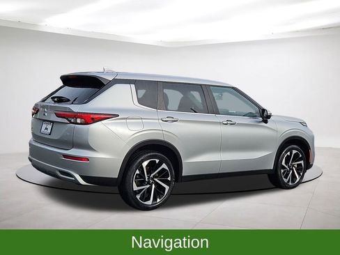 Used 2023 Mitsubishi Outlander SE image 7