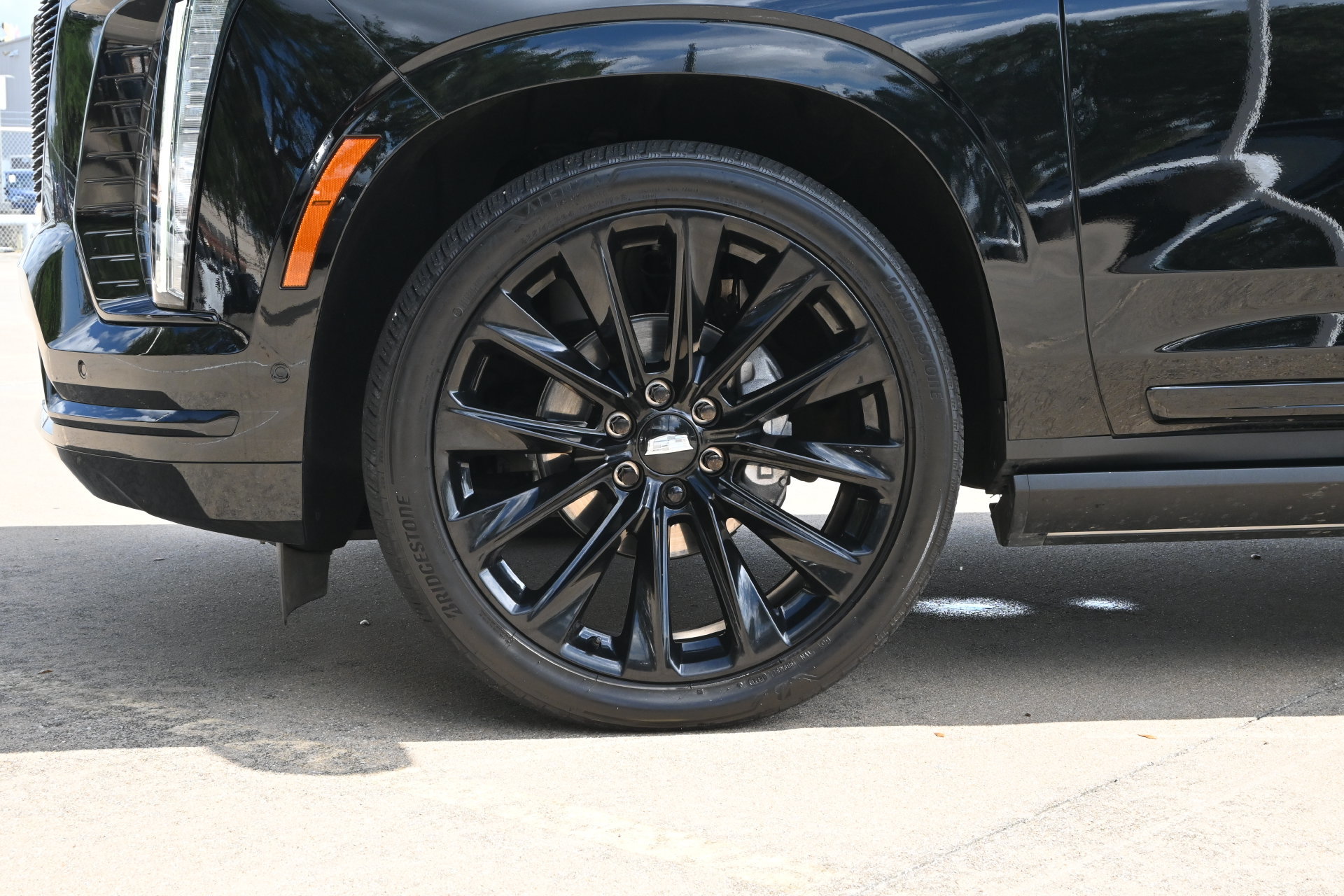 Used 2025 Cadillac Escalade Sport Platinum w/ LPO, Floor Liner Package AWD/4WD image 29