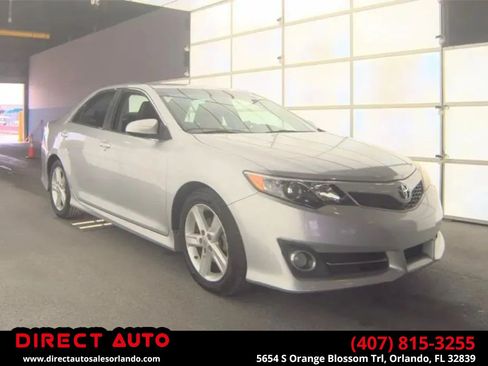 Used 2012 Toyota Camry SE FWD image 1