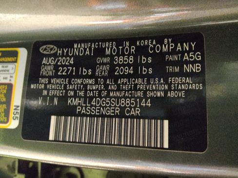 Used 2025 Hyundai Elantra SE FWD image 33