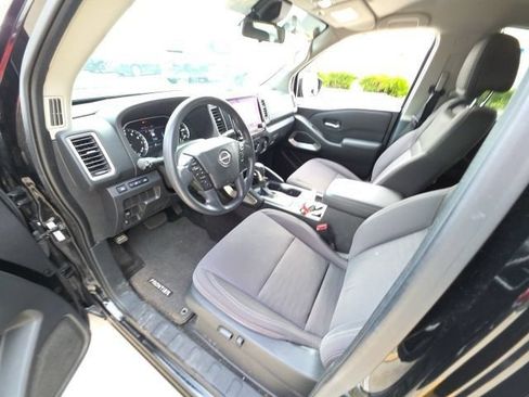Used 2022 Nissan Frontier SV RWD image 5