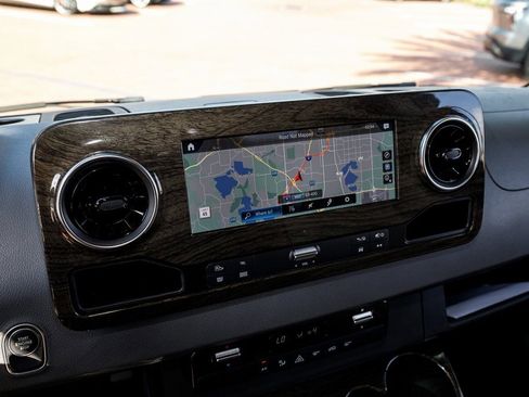 Used 2022 Mercedes-Benz Sprinter 3500 image 39