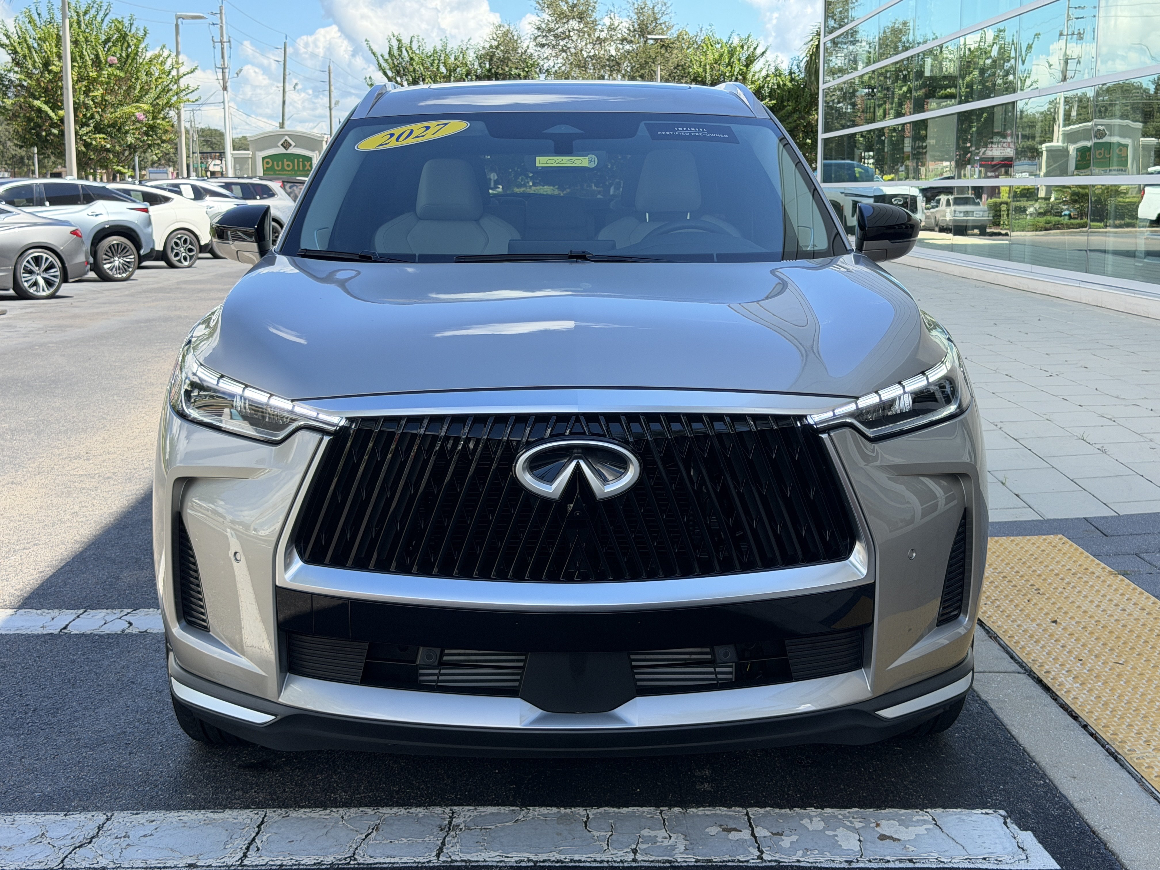 Certified 2027 INFINITI QX60 Luxe w/ Cargo Package FWD image 2