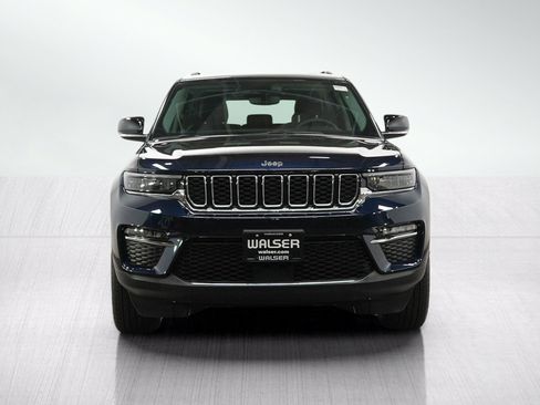 Used 2023 Jeep Grand Cherokee Limited w/ Trailer Tow Prep Group (B) AWD/4WD image 8