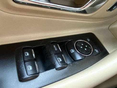 Used 2017 Ford Taurus SE FWD image 39
