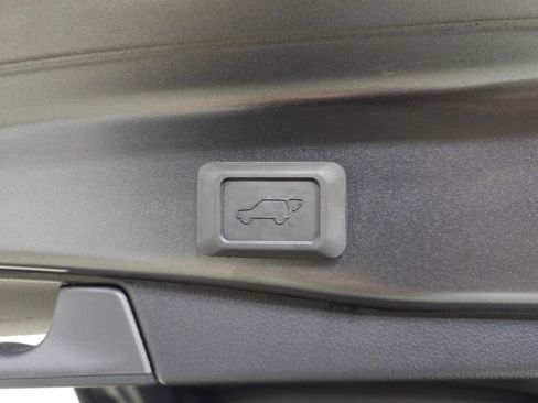 Used 2023 Toyota RAV4 XSE w/ Weather Package AWD/4WD image 9