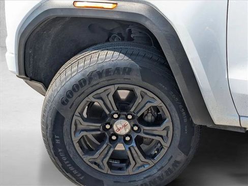 Used 2024 GMC Canyon Elevation image 10