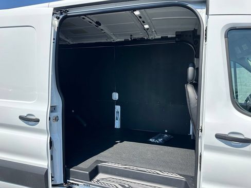 New 2026 Ford Transit 250 148 Medium Roof w/ Load Area Protection Package RWD image 16