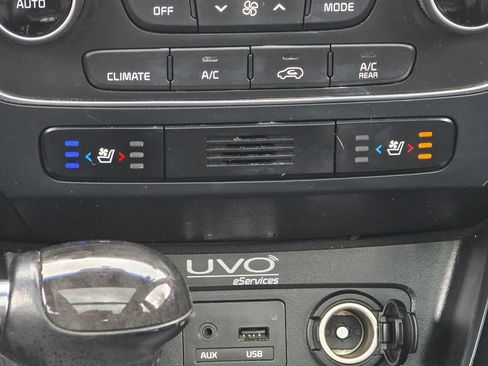 Used 2014 Kia Sorento SX w/ 3rd Row Package image 14