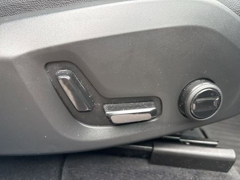 Certified 2023 Volvo XC60 B5 Core w/ Climate Package image 42