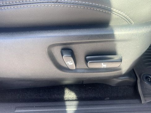 Used 2023 Toyota 4Runner SR5 Premium image 18