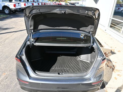 Used 2023 Honda Accord Touring image 7