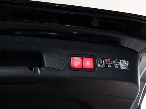 Certified 2026 Mercedes-Benz GLE 450 4MATIC image 33