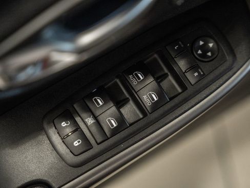 Used 2019 Jeep Cherokee Limited w/ Trailer Tow Group image 43