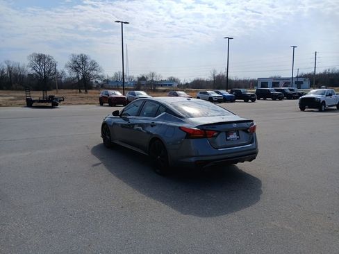 Used 2022 Nissan Altima 2.5 SR w/ Midnight Edition Package image 5