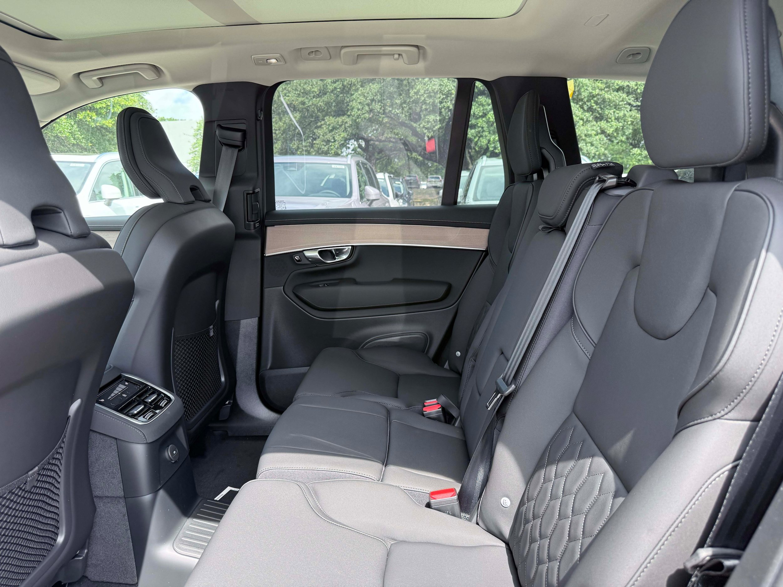 New 2026 Volvo XC90 T8 Plus AWD/4WD image 15
