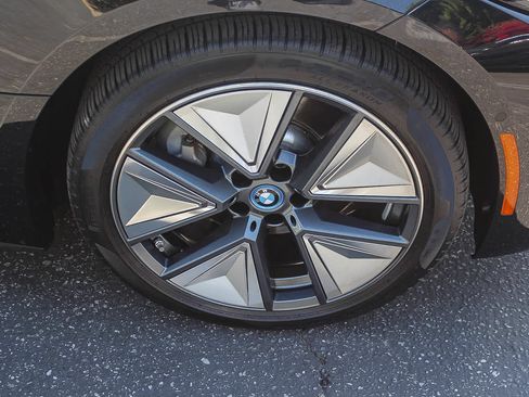 Used 2023 BMW i4 eDrive40 RWD image 16