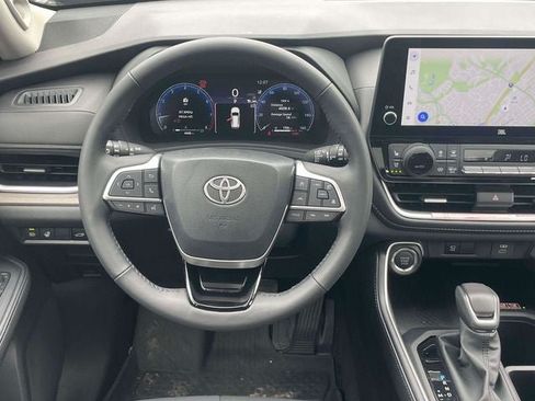 Used 2026 Toyota Grand Highlander AWD image 16