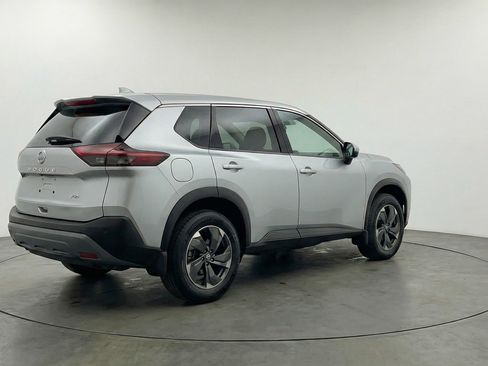 Used 2025 Nissan Rogue SV FWD image 9