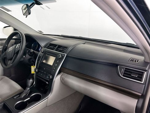 Used 2017 Toyota Camry LE image 25