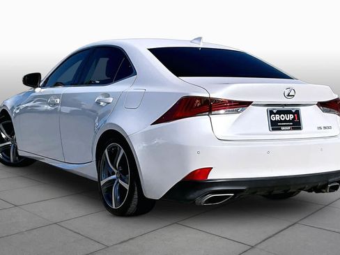 Used 2018 Lexus IS 300 w/ Comfort Package RWD image 10