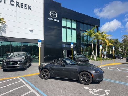 Used 2016 MAZDA MX-5 Miata Club image 7