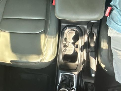 Used 2025 Jeep Gladiator Mojave w/ Convenience Group AWD/4WD image 25