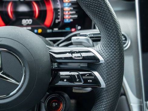 Used 2025 Mercedes-Benz GLC 43 AMG 4MATIC image 32