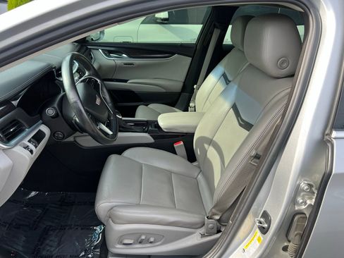 Used 2016 Cadillac XTS Luxury w/ Driver Awareness Package image 11