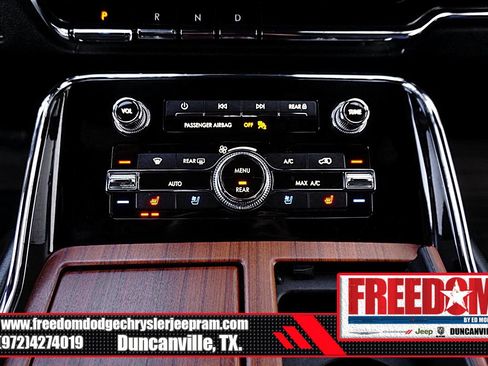 Used 2020 Lincoln Navigator L Reserve w/ Equipment Group 208A Reserve image 23