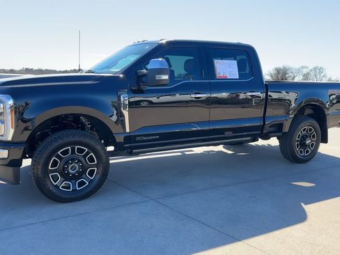 Used 2024 Ford F250 Platinum image 5