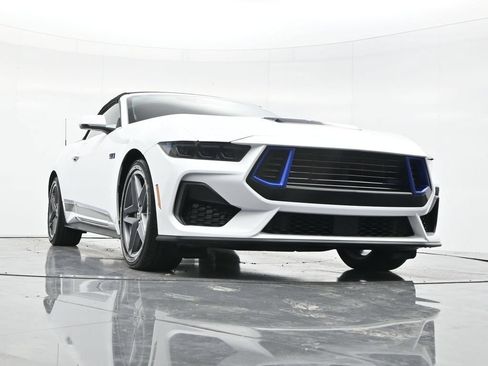Used 2025 Ford Mustang GT Premium RWD image 39