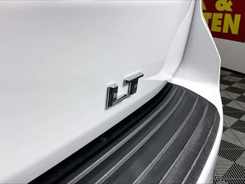 Used 2021 Chevrolet Tahoe LT w/ LT Signature Package image 9