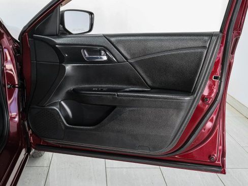 Used 2015 Honda Accord Sport image 38