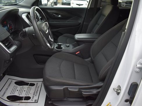 Used 2024 GMC Terrain SLE image 17