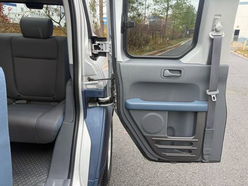 Used 2005 Honda Element EX image 19