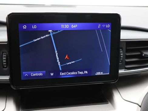 Used 2022 Ford Explorer XLT w/ Equipment Group 202A image 22