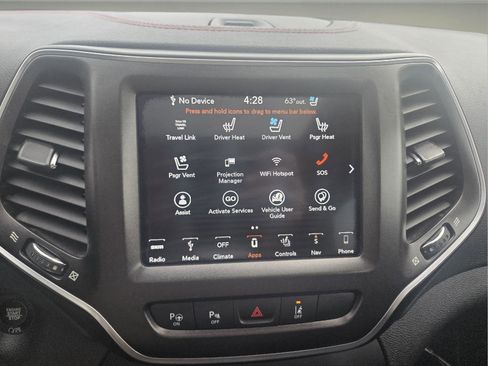 Used 2019 Jeep Cherokee Trailhawk image 22