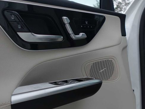 Used 2026 Mercedes-Benz GLC 300 4MATIC image 26