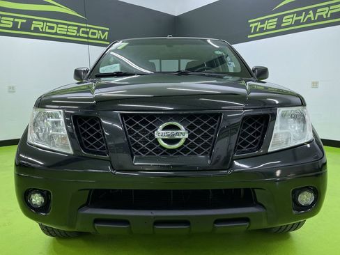 Used 2017 Nissan Frontier SV image 3