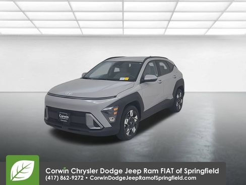 Used 2025 Hyundai Kona SEL image 6
