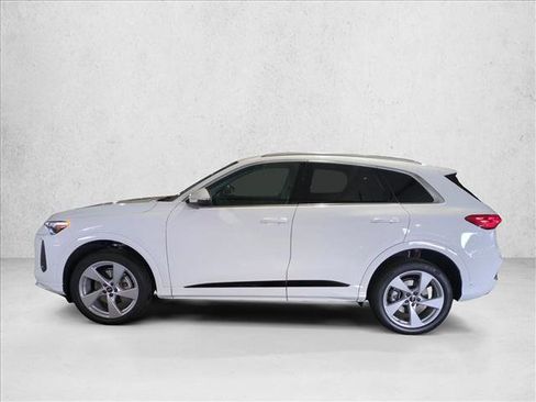 Certified 2025 Audi Q5 Premium Plus w/ Premium Plus image 9