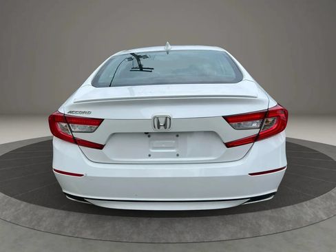 Used 2018 Honda Accord EX image 6