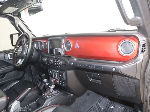 Used 2018 Jeep Wrangler Unlimited Rubicon w/ Dual Top Group AWD/4WD image 44