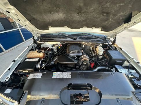 Used 2005 Chevrolet Avalanche Z66 w/ Sun And Sound Package image 31