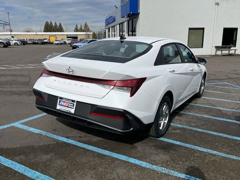 New 2026 Hyundai Elantra SE image 5
