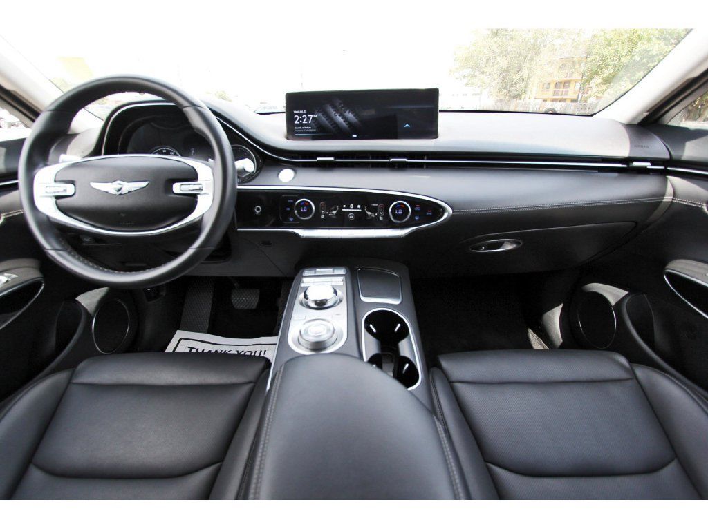 Used 2025 Genesis GV70 2.5T AWD/4WD image 10
