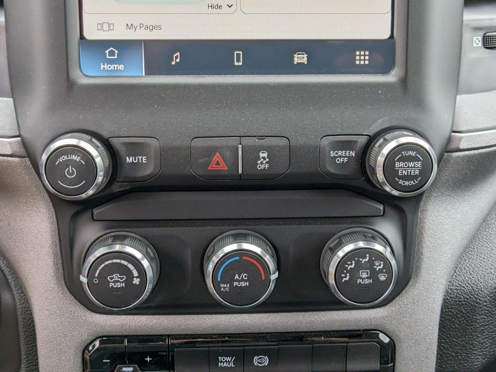 New 2024 RAM 3500 Tradesman w/ Chrome Appearance Group AWD/4WD image 27